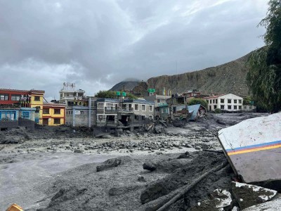 कागबेनी बाढीले २९ घर पूर्णरूपमा ध्वस्त, सडक अवरुद्ध हुँदा माथिल्लो मुस्ताङमा यातायात ठप्प       